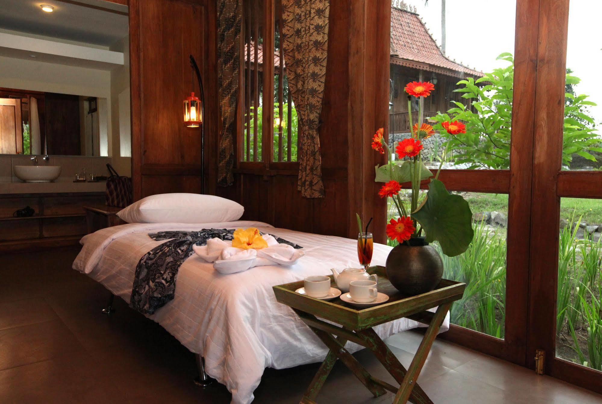 Amata Borobudur Resort Magelang Extérieur photo