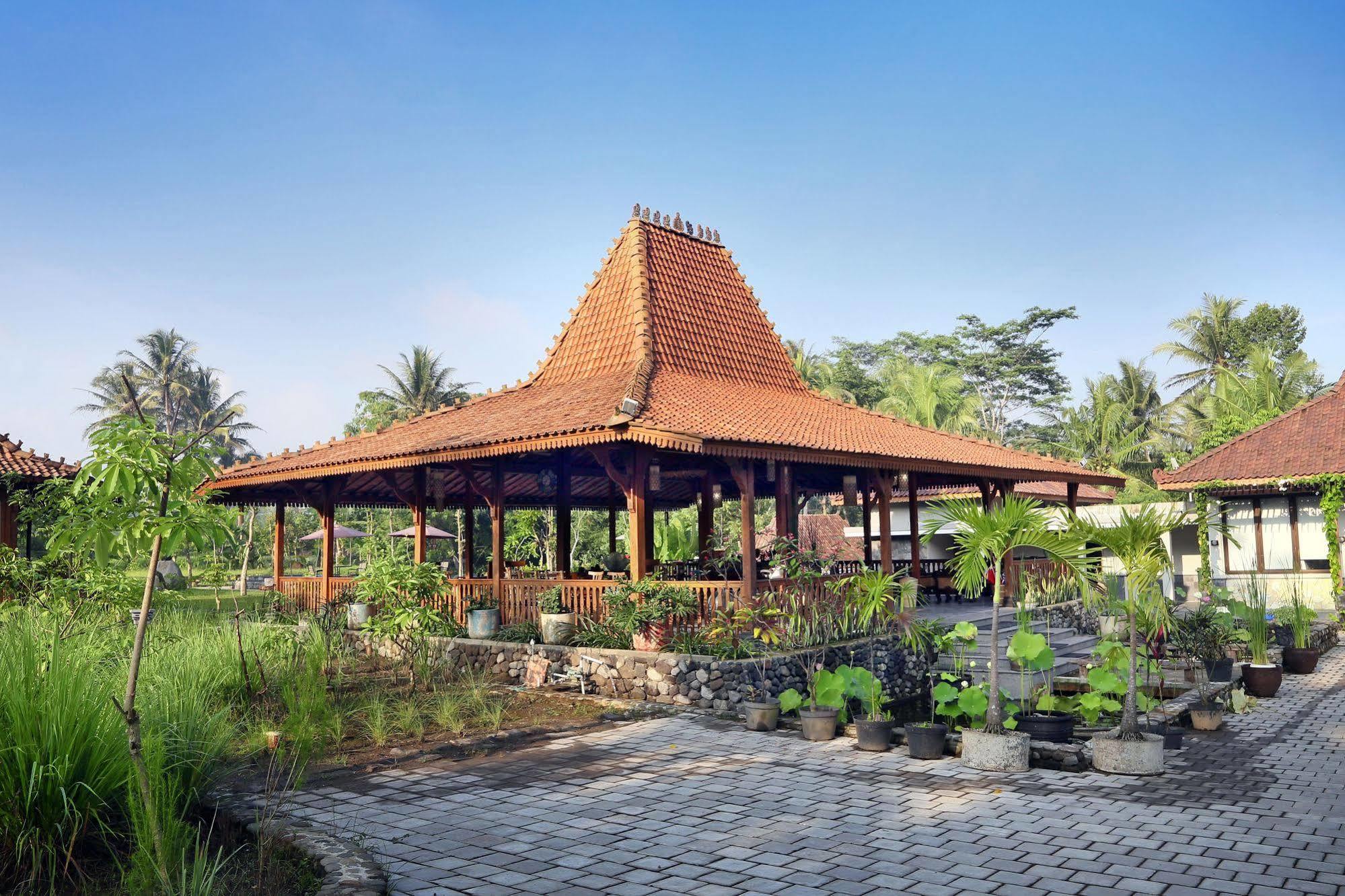 Amata Borobudur Resort Magelang Extérieur photo