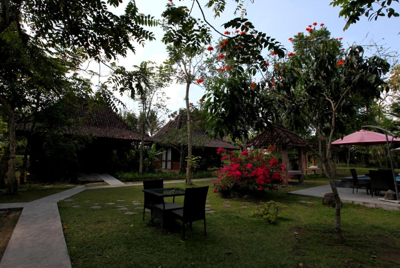 Amata Borobudur Resort Magelang Extérieur photo